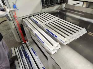 <span class=keywords><strong>PVC</strong></span> UPVC CNC Hoàn Toàn Tự Động Cắt Dây Chuyền Có Thể Cắt Nhiều <span class=keywords><strong>PVC</strong></span> UPVC Profile Cùng Một Lúc - Product Image 5