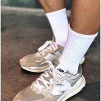 Chaussettes de sport unisexes blanches mi-mollet en coton épais à motif uni, absorbantes et désodorisantes, pour le printemps et l'automne