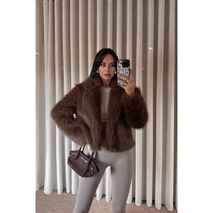 Abrigo Corto de Piel Sintética Marrón con Cierre de Botones a Presión, Método de Tejido Entrecruzado y Diseño de Una Sola Fila de Botones - Product Image 1