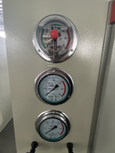 เครื่องอัดไฮดรอลิกแบบสี่เสาสองคาน รุ่น Taili Y32-500T สำหรับการผลิตอิฐทนไฟขนาดใหญ่ ความแข็งแรงสูง แบบอัตโนมัติ - Product Image 4