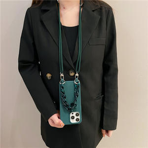 <span class=keywords><strong>Coque</strong></span> intégrée colorée pour <span class=keywords><strong>Iphone</strong></span> 15 14 Pro Max étui de téléphone portable <span class=keywords><strong>avec</strong></span> sangle de chaîne de poignet populaire - Product Image 4