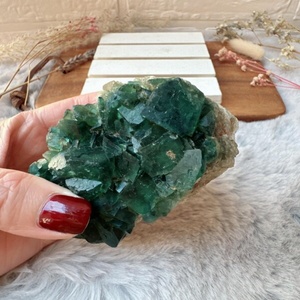 Local Stock Gorgeous Dark Green Fluorite <b>Cluster</b> Specimen Cube Carved Shadow Carving Fashion Trend - Product Image 4