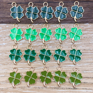 Colgante de Trébol de Cuatro Hojas, Esmalte Verde, Aleación, para Fabricación de Joyería DIY, Paquete de 20 Piezas - Product Image 1
