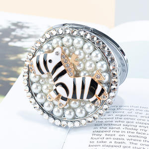 रचनात्मक धातु पोर्टेबल तह कॉस्मेटिक मिरर ज़ेबरा डिय डबल-पक्षीय छोटी छोटी जेब मेकअप सुंदरता व्यक्तिगत आवर्धक - Product Image 2