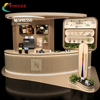 Maßgefertigter Kommerzieller Kaffee-Kiosk für Einkaufszentren, Gebogener Gerillter LED-Bartresen mit Vitrine, Inselmöbel-Design