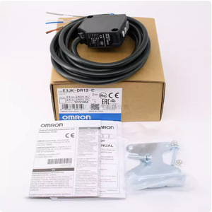 สวิตช์ตรวจจับระยะใกล้ Omron รุ่น E2E-C06S02-WC-B1 2M 24V IP67 เซ็นเซอร์แบบเหนี่ยวนำสำหรับใช้งานในอุตสาหกรรม - Product Image 2