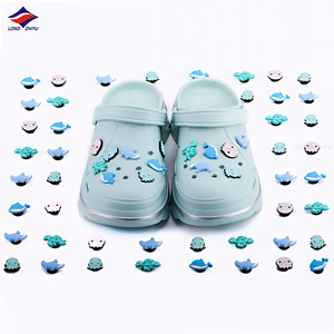 Longzhiyu 16 ans, breloques de chaussures en pvc, vente en gros, figurines en résine, <span class=keywords><strong>manga</strong></span> - Product Image 1