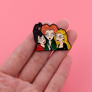 Broche en métal émaillé sur le thème des trois sœurs fées amusantes en gros - élégante pour la fête nationale, les anniversaires, les vêtements - Product Image 3