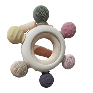 Anneau de dentition mignon en silicone sans BPA pour bébé, produit de dentition en bois pour l'alimentation et la mastication de bébé de 0 à 12 mois - Product Image 4
