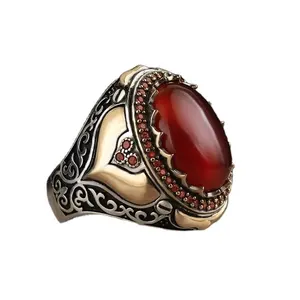 Fabbrica diretta in argento sterling nuovo retrò vintage due toni intarsiato rosso gemma uomini stile punk anelli gioielli