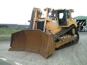 รถดันดิน CAT D8T มือสอง ปี 2012 ใช้งานน้อย เครื่องยนต์ 310 แรงม้า ความจุ 7.5 เมตร  โครงสร้างใต้ท้องรถและชิ้นส่วนหลักอย่างดีเยี่ยม - Product Image 4