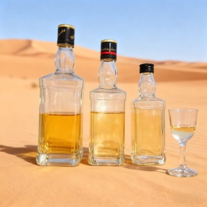 Bouteille de spiritueux de luxe 200ml 300ml 500ml en verre transparent Super Flint pour Whisky Vodka Tequila Brandy Gin avec logo personnalisé - Product Image 1