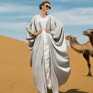 Trang Phục Hồi Giáo Truyền Thống Phong Cách Mới 2022 Đầm Dài Abaya Dubai Thêu Hai Mảnh Màu Đen Mạ Vàng