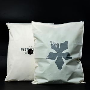 Bolsa Reutilizable y Biodegradable para Ropa, Mantas y Calcetines, con Cierre, Opción de Logotipo Personalizado, Almacenamiento Ecológico y Reutilizable para el Hogar y Viajes - Product Image 1