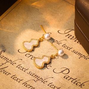 Pendientes de Botón de Plata Tibetana con Incrustaciones de Microperlas, Estilo Retro, de Alta Gama, Chapados en Oro, con Corte Princesa, Imitación de Perla, Geométricos, para Mujer, Regalo - Product Image 4