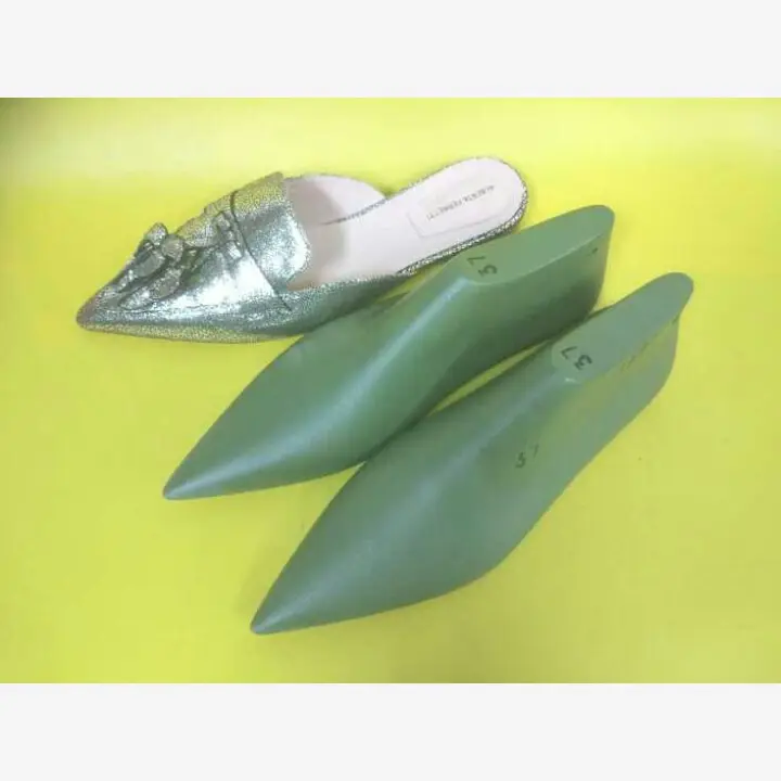スーパーポインテッドプラスチックシューズはレディースレザースリッパの靴作りに長持ちします