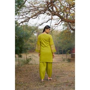 Conjunto Kurti y Salwar de algodón puro bordado con cuello en V para mujer, más vendido, para uso diario, oficina y ocasiones festivas, disponible para la venta. - Product Image 2