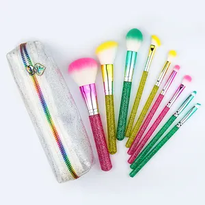 Año Nuevo Trending Multicolor Rainbow Design Pinceles de maquillaje Shiny Star Popular Young Girls Make up Brush Set