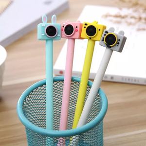 Low MOQ Custom Logo Cartoon Camera Stylus Gel Pen Plastic Unique Gel Ball Pen - Product Image 5