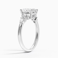 Maßgefertigter Ovaler Hauptstein Laborgezüchteter Diamant IGI-Zertifiziert 14K Laborgezüchteter Diamant-Verlobungsring
