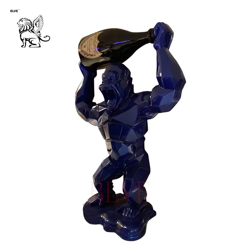 Уличный декор, синяя стоячая статуя из смолы, животное, фигурка из стеклопластика gorilla, удерживающая винную бутылку, статуя для сада