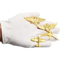 Oem יצרן סיטונאי אישית מותאם אישית לוגו מתכת כנפי זהב דש תגי סיכה