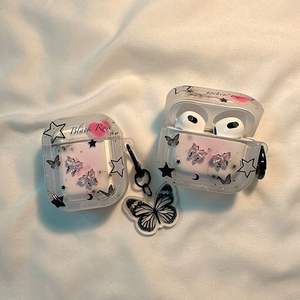 เหมาะสำหรับเคส AirPods 4 เคสหูฟังกันกระแทกแบบเรียบง่ายลายดาวและผีเสื้อสีดำ - Product Image 1