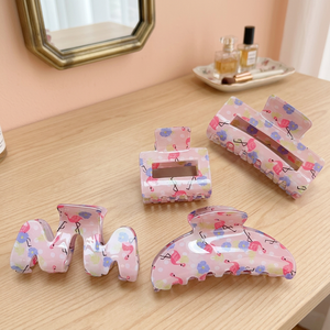 Sheshares – Nouveauté ! Pinces à cheveux pour femmes, style européen et américain, motifs animaux, dessin animé, printemps-été, PVC frais, carrées et demi-lunes, 10 cm, pour usage quotidien - Product Image 3