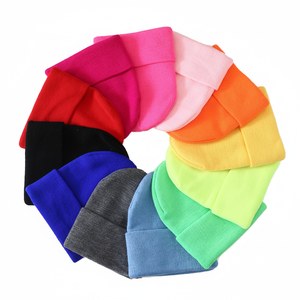 Bonnet d'hiver unisexe de haute qualité, 100% acrylique, tricoté, chaud, épais, personnalisé avec impression en relief pour les voyages - Product Image 1