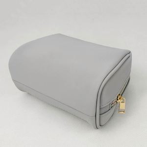 Doux Mattel en cuir Pu Gris voyage Personnalisé maquillage cosmétique sac - Product Image 2