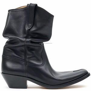 <span class=keywords><strong>Stivali</strong></span> da Cowboy <span class=keywords><strong>Neri</strong></span> Tabi da Donna in Pelle di Vitello con Punta Divisa, Tacco Basso a Blocco, Lunghezza alla Caviglia, Stile Western Slouchy da 55mm - Product Image 1