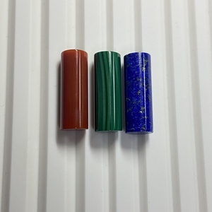 Natural verde malaquita azul <span class=keywords><strong>oscuro</strong></span> lapislázuli <span class=keywords><strong>rojo</strong></span> ágata 7x20mm cilindro <span class=keywords><strong>piedra</strong></span> <span class=keywords><strong>preciosa</strong></span> para joyería - Product Image 4