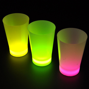 Ly phát sáng trong bóng tối 12oz (350ml) cá nhân hóa, đóng gói riêng lẻ, dùng cho tiệc tùng - Product Image 2