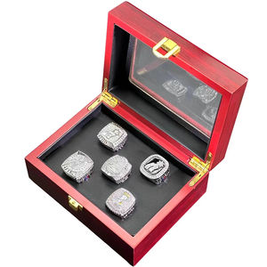 銀メッキ亜鉛合金製バスケットボールリーグ「スパーズ」5連優勝記念リングセット、サンアントニオの男性ファン向けクリスタル象嵌リング - Product Image 2