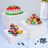 Présentoir acrylique blanc Cube en papier Cupcake Fruit Dessert Buffet Boîte à cinq faces Boîte de présentation de gâteau Riser alimentaire