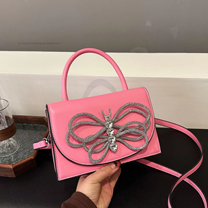 Le nouveau sac à main pour femme tendance est un sac carré mignon et élégant, un sac urbain chic, un petit sac parfumé pour fille. - Product Image 4