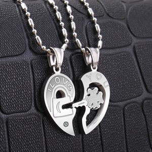 Juego de Collares para Pareja con Candado de Corazón y Llave de Amor en Acero Inoxidable |   Joyería de colgantes a juego Te Amo | Regalo de Cumpleaños o Aniversario para el Amor - Product Image 5
