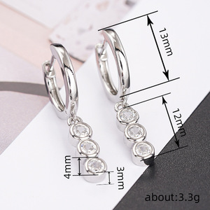 Orecchini Pendenti Rotondi Geometrici Minimalisti, Cerchi Corti con Accento Lineare, Gioielli Eleganti per l'Ufficio - Product Image 3