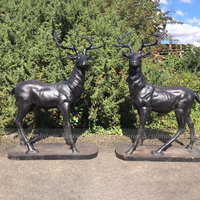 Sculpture de cerf en fonte gravée et sculptée sur mesure, grandeur nature, pour l'extérieur