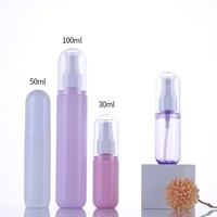 Flacon pulvérisateur à brouillard fin en forme de capsule Offre Spéciale 30ml Bouteille d'emballage en plastique PET transparente personnalisée 50ml 100ml
