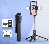 Offre Spéciale Mini charge portable télécommande multifonctionnelle lumière de remplissage support pour téléphone portable trépied selfie bâton