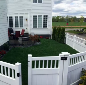 Vente flash - Panneaux de clôture en vinyle blanc de 6x8 pieds, design moderne, 100% matière vierge, avec dessus en piquets - Product Image 3