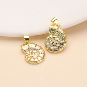 Ciondolo in Ottone Placcato Oro con Zirconi, Charm a Forma di Oceano per Creazione di Gioielli - Product Image 2