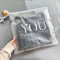Sac en plastique givré poly refermable personnalisé avec logo imprimé T-shirt et sweat à capuche Emballage à fermeture éclair pour sous-vêtements