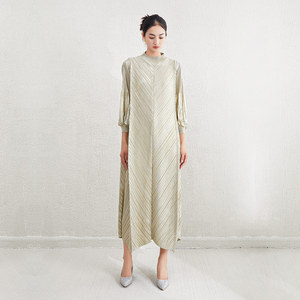 Elegant Plus Size Women's Ruched Natural Waist Maxi Dress Lantern <b>Sleeves</b> Loose High-end Hot Stamping Miyake Long Party Dresses - Product Image 6