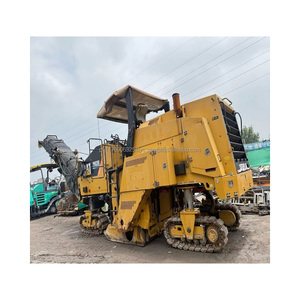 เครื่องกัดยางมะตอย CAT PM200 มือสอง 30 ตัน พร้อมเกียร์บ็อกซ์และเครื่องยนต์คุณภาพสูง กำลัง 429 กิโลวัตต์ ระบบไฮดรอลิกเต็มรูปแบบ - Product Image 3