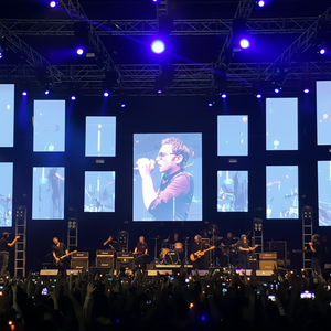 จอ LED MORMANN แบบแพ็คเกจเต็มรูปแบบ ความละเอียดสูง มาตรฐาน IP65 ขนาด 500x500/500x1000 สำหรับใช้งานภายใน/ภายนอกอาคาร เหมาะสำหรับเช่าใช้งานในห้างสรรพสินค้า ร้านค้าปลีก และงานแอนิเมชั่น - Product Image 1