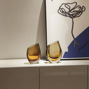 Grand vase en verre soufflé artisanal, transparent, avec base à bulles - Product Image 4