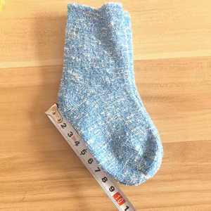 <span class=keywords><strong>Lot</strong></span> de liquidation de chaussettes en stock d'usine pour enfants et bébés, en tissu éponge épais tricoté, chaudes pour l'automne et l'hiver, absorbantes, avec design entièrement en éponge. - Product Image 4