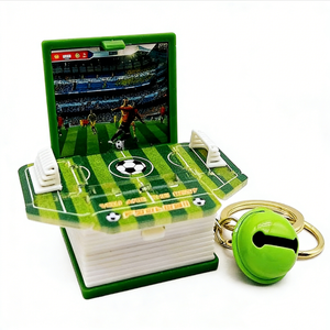 Porte-clés Thème Sportif 3D Pliable en Forme de Livre Coupe du Monde de Football Jouets de Basketball Tournoi Mondial de Football 2026 Pendentif Porte-clés de Jeu - Product Image 1